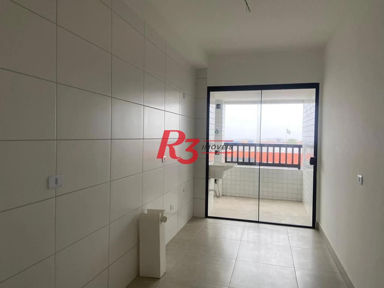 Apartamento com 2 dormitórios à venda, 71 m² por R$ 500.000,00 - Vila Guilhermina - Praia Grande/SP