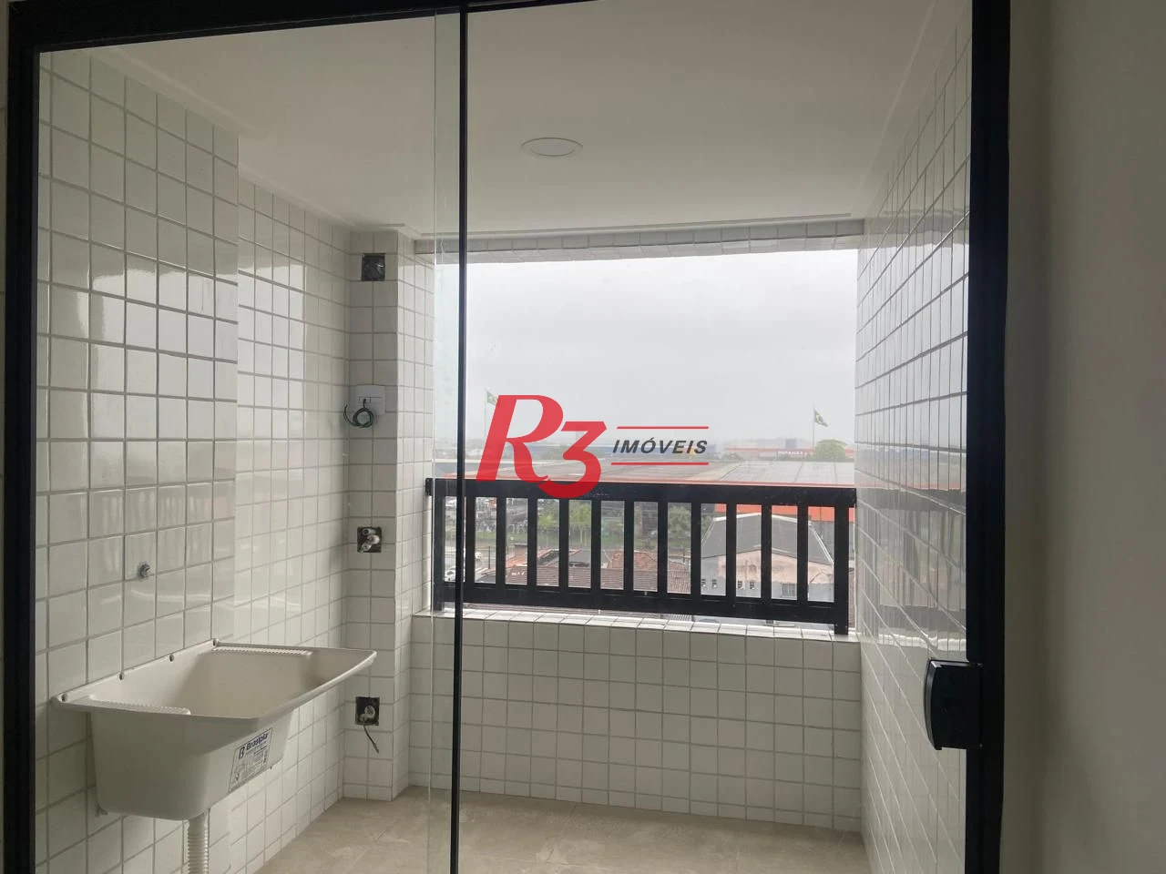 Apartamento com 2 dormitórios à venda, 71 m² por R$ 500.000,00 - Vila Guilhermina - Praia Grande/SP