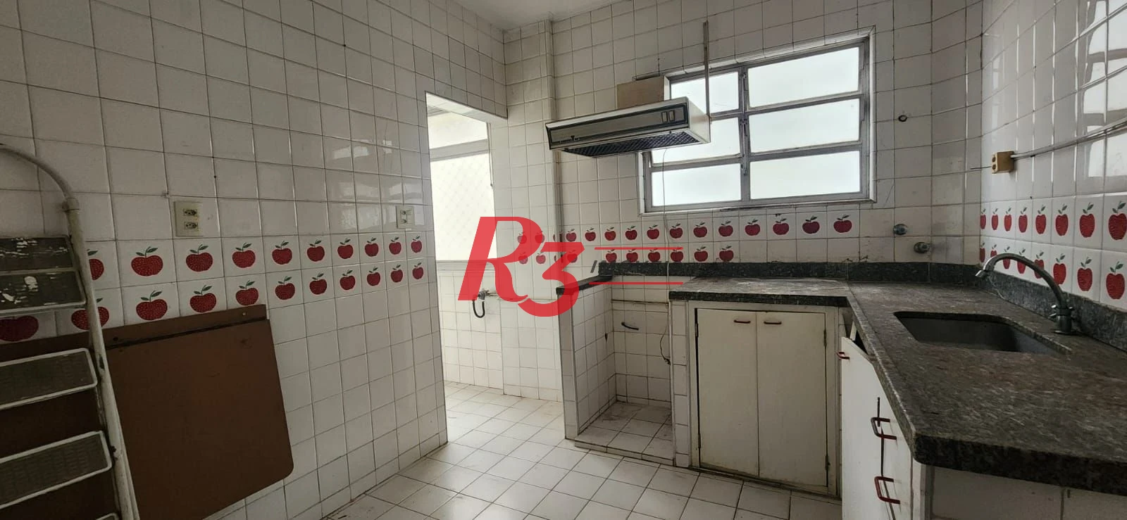 Apartamento com 3 dormitórios à venda, 107 m² por R$ 595.000,00 - Boqueirão - Santos/SP