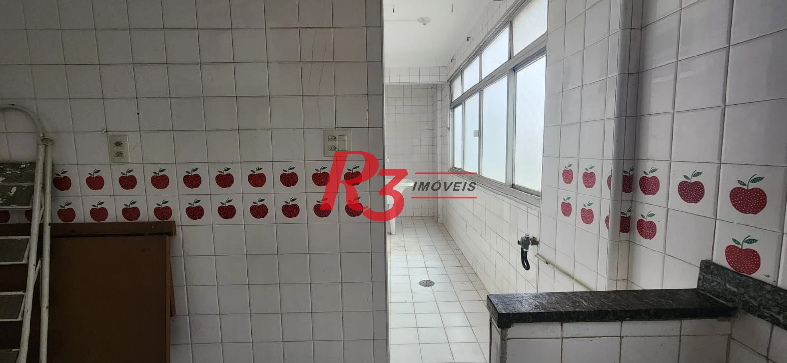 Apartamento com 3 dormitórios à venda, 107 m² por R$ 595.000,00 - Boqueirão - Santos/SP