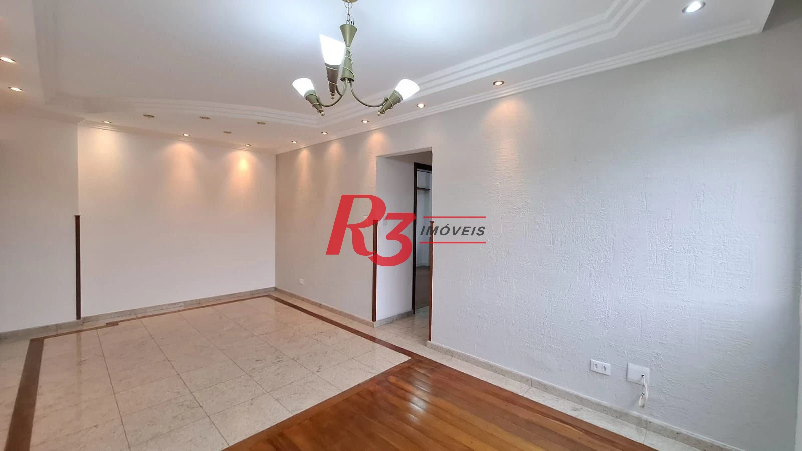 Apartamento com 2 dormitórios à venda, 84 m² por R$ 420.000,00 - Centro - São Vicente/SP