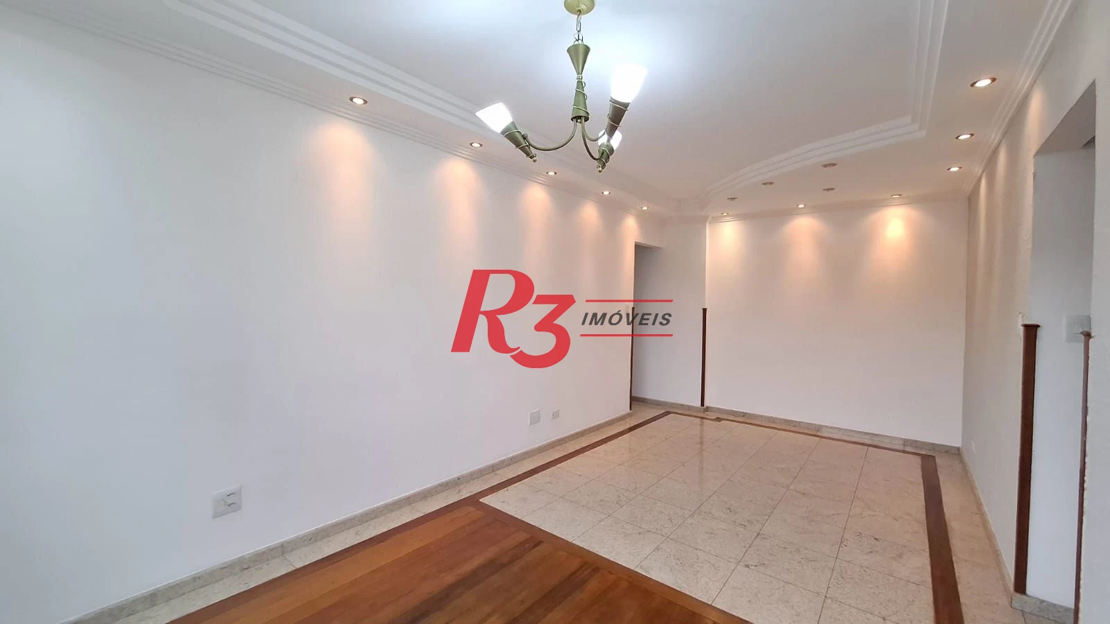 Apartamento com 2 dormitórios à venda, 84 m² por R$ 420.000,00 - Centro - São Vicente/SP