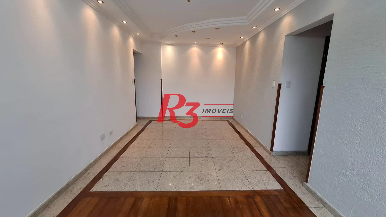Apartamento com 2 dormitórios à venda, 84 m² por R$ 420.000,00 - Centro - São Vicente/SP