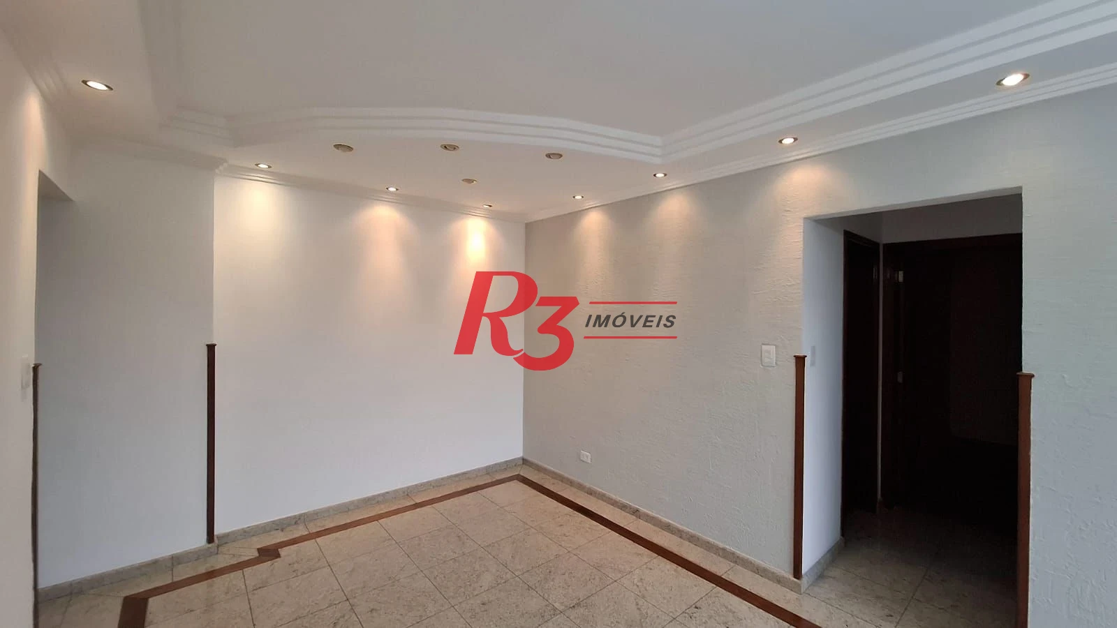 Apartamento com 2 dormitórios à venda, 84 m² por R$ 420.000,00 - Centro - São Vicente/SP