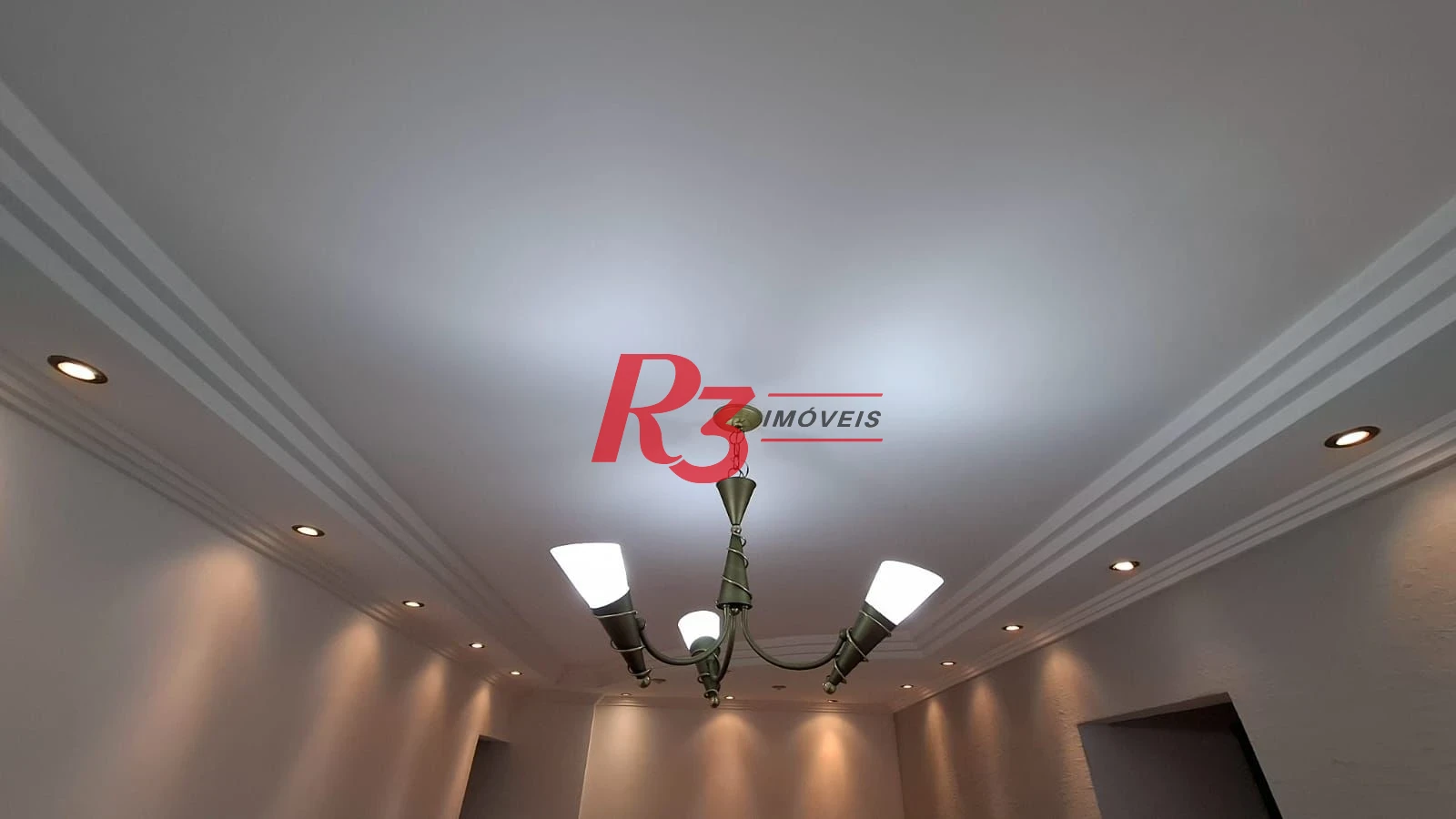 Apartamento com 2 dormitórios à venda, 84 m² por R$ 420.000,00 - Centro - São Vicente/SP