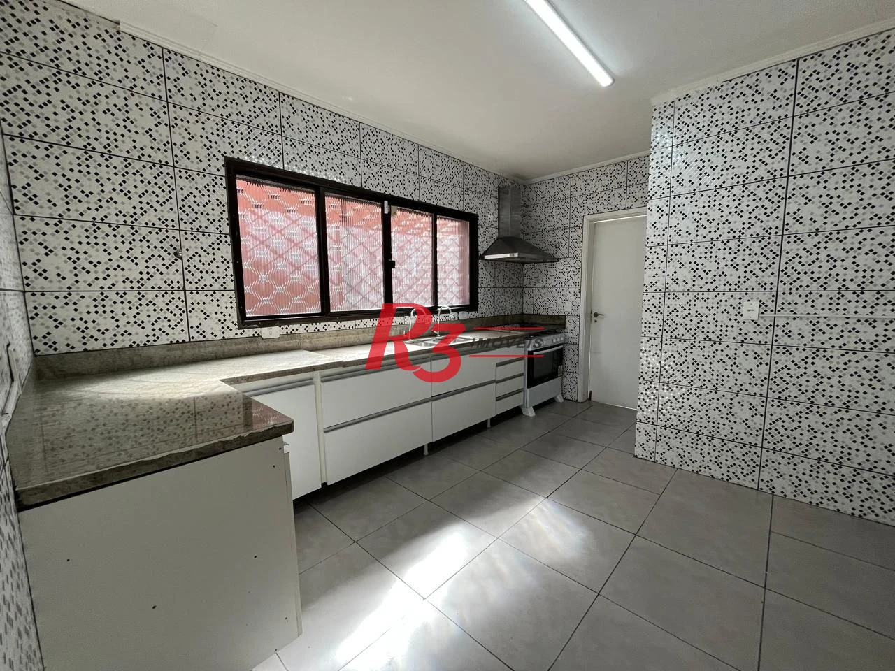 Casa com 4 dormitórios, 300 m² - venda por R$ 1.100.000,00 ou aluguel por R$ 6.717,52/mês - Balneário Cidade Atlântica - Guarujá/SP