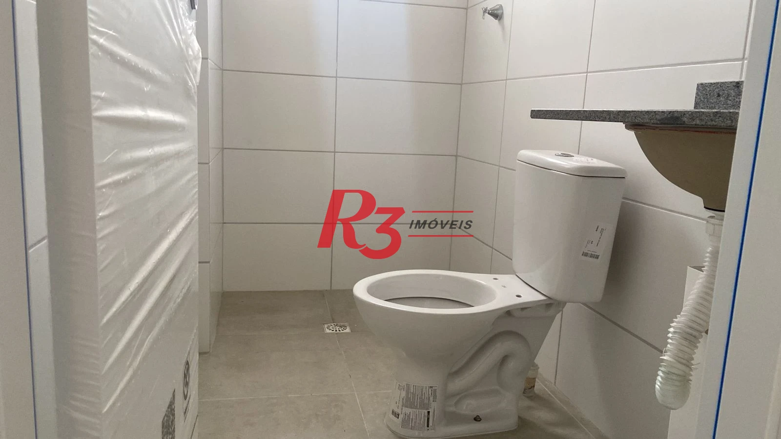 Apartamento com 2 dormitórios à venda, 82 m² por R$ 580.000,00 - Vila Guilhermina - Praia Grande/SP