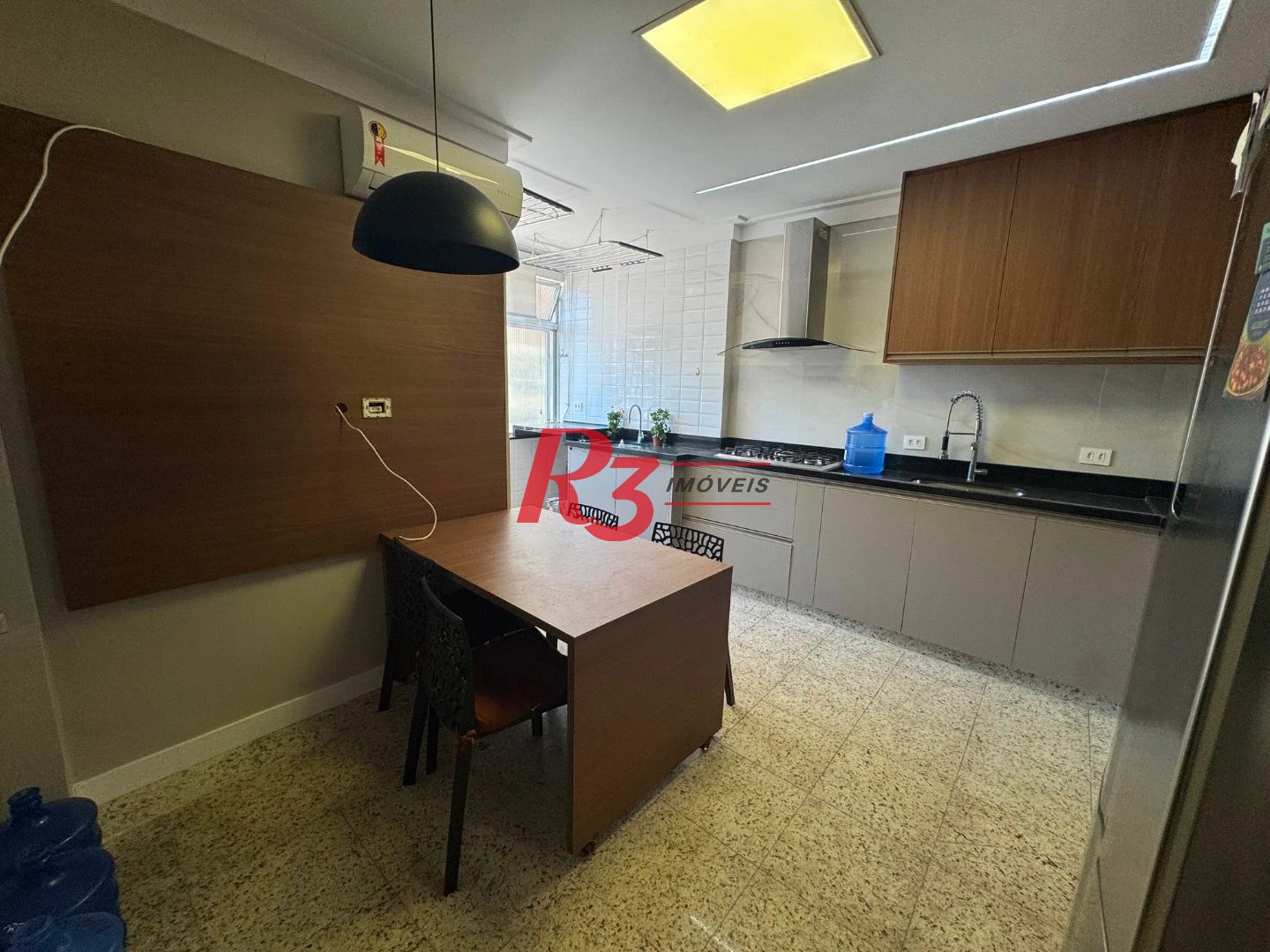 Apartamento com 2 dormitórios para alugar, 107 m² por R$ 9.000,01/mês - Ponta da Praia - Santos/SP