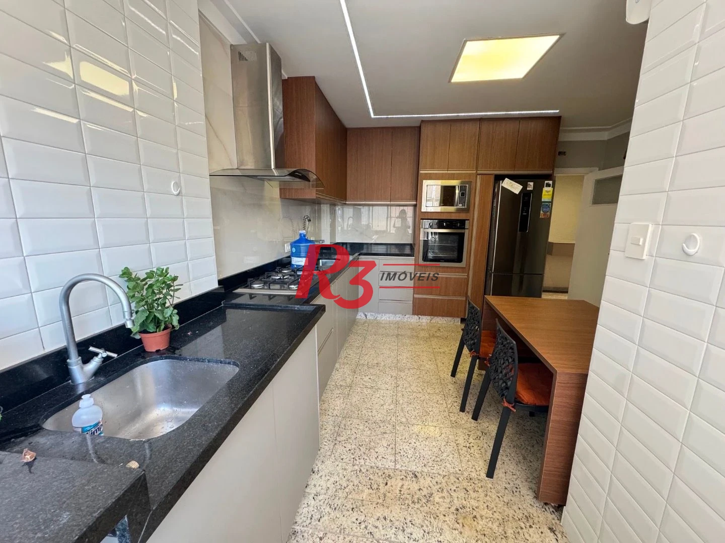 Apartamento com 2 dormitórios para alugar, 107 m² por R$ 9.000,01/mês - Ponta da Praia - Santos/SP
