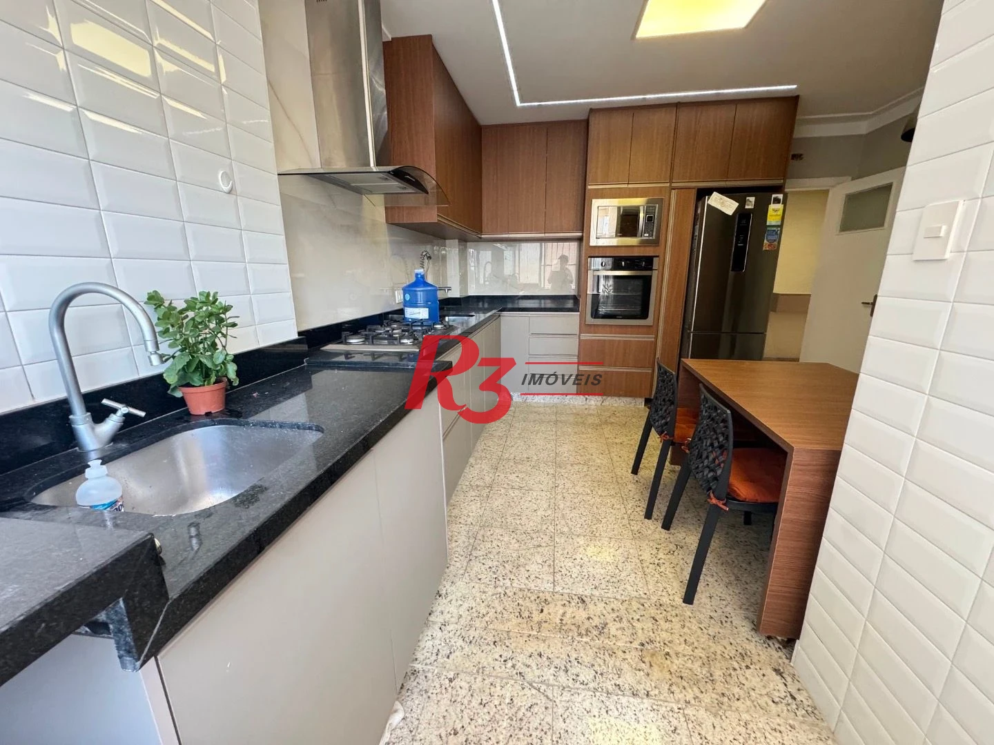 Apartamento com 2 dormitórios para alugar, 107 m² por R$ 9.000,01/mês - Ponta da Praia - Santos/SP