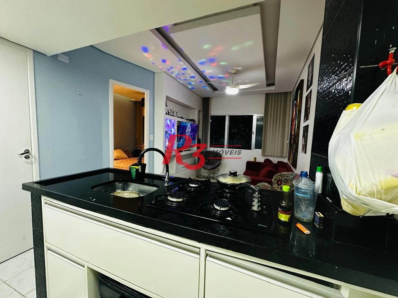 Apartamento com 1 dormitório à venda, 39 m² por R$ 330.000,00 - Ilha Porchat - São Vicente/SP