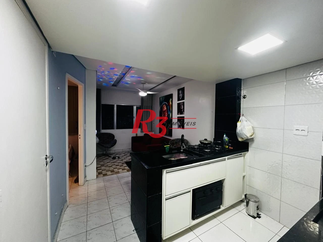 Apartamento com 1 dormitório à venda, 39 m² por R$ 330.000,00 - Ilha Porchat - São Vicente/SP
