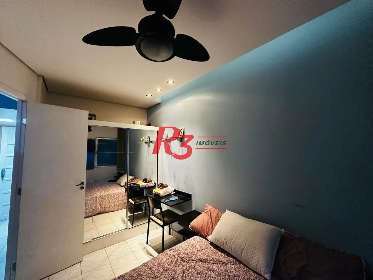 Apartamento com 1 dormitório à venda, 39 m² por R$ 330.000,00 - Ilha Porchat - São Vicente/SP