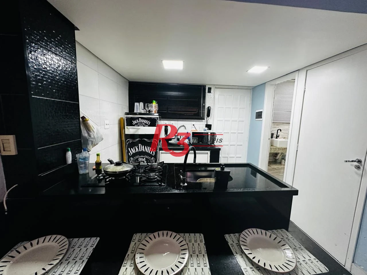 Apartamento com 1 dormitório à venda, 39 m² por R$ 330.000,00 - Ilha Porchat - São Vicente/SP