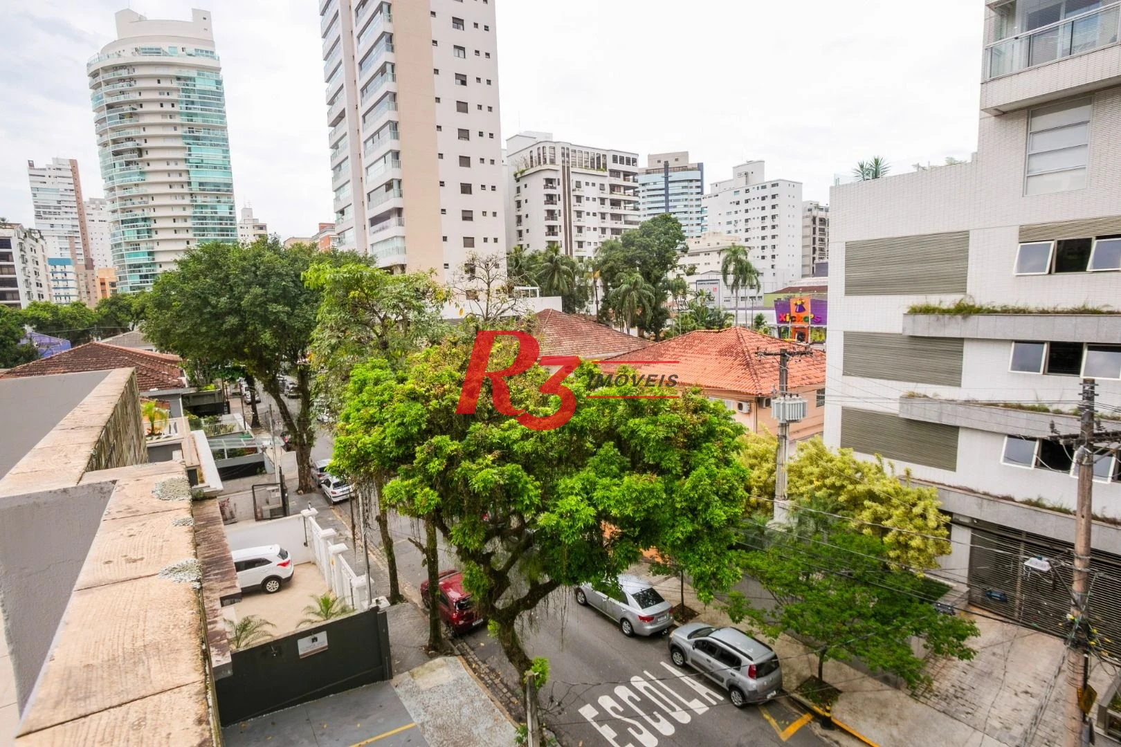 Casa com 3 dormitórios à venda, 320 m² por R$ 1.790.000,00 - Gonzaga - Santos/SP