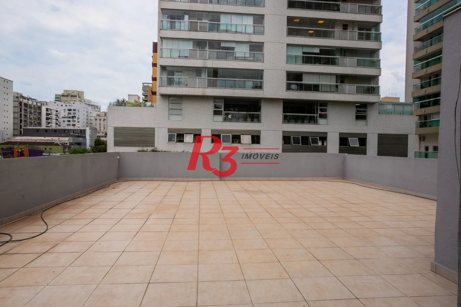 Casa com 3 dormitórios à venda, 320 m² por R$ 1.790.000,00 - Gonzaga - Santos/SP