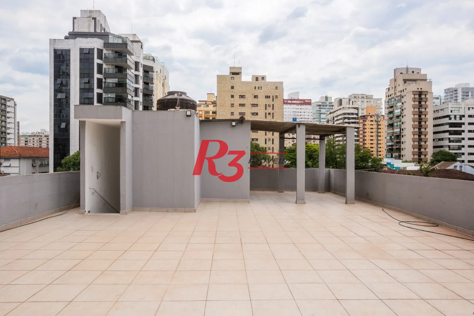 Casa com 3 dormitórios à venda, 320 m² por R$ 1.790.000,00 - Gonzaga - Santos/SP