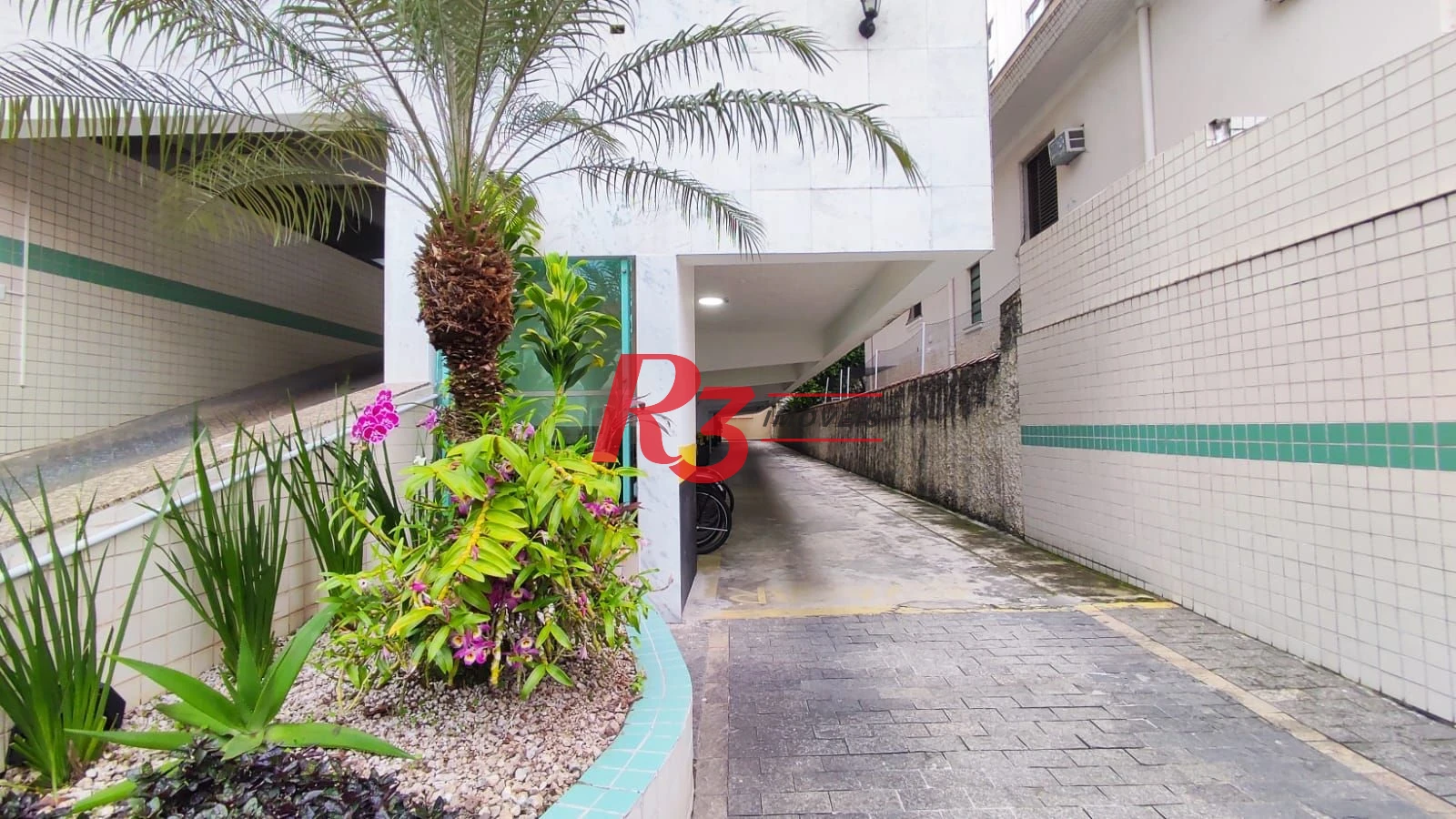Apartamento com 2 dormitórios à venda, 70 m² por R$ 480.000,00 - Campo Grande - Santos/SP