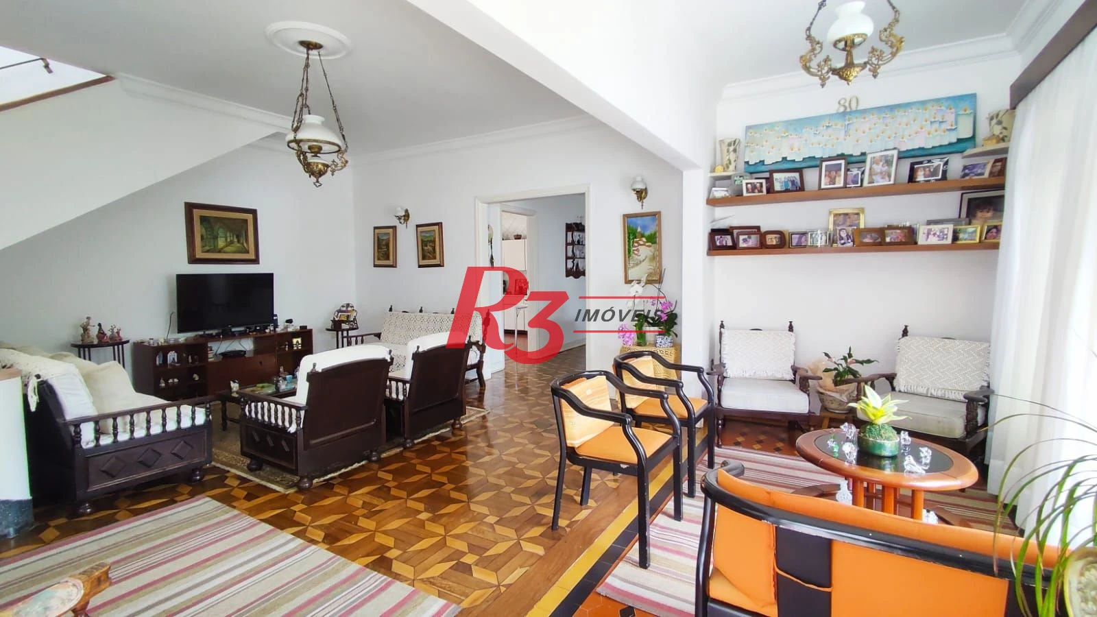 Sobrado com 4 dormitórios à venda, 222 m² por R$ 2.200.000,00 - Ponta da Praia - Santos/SP
