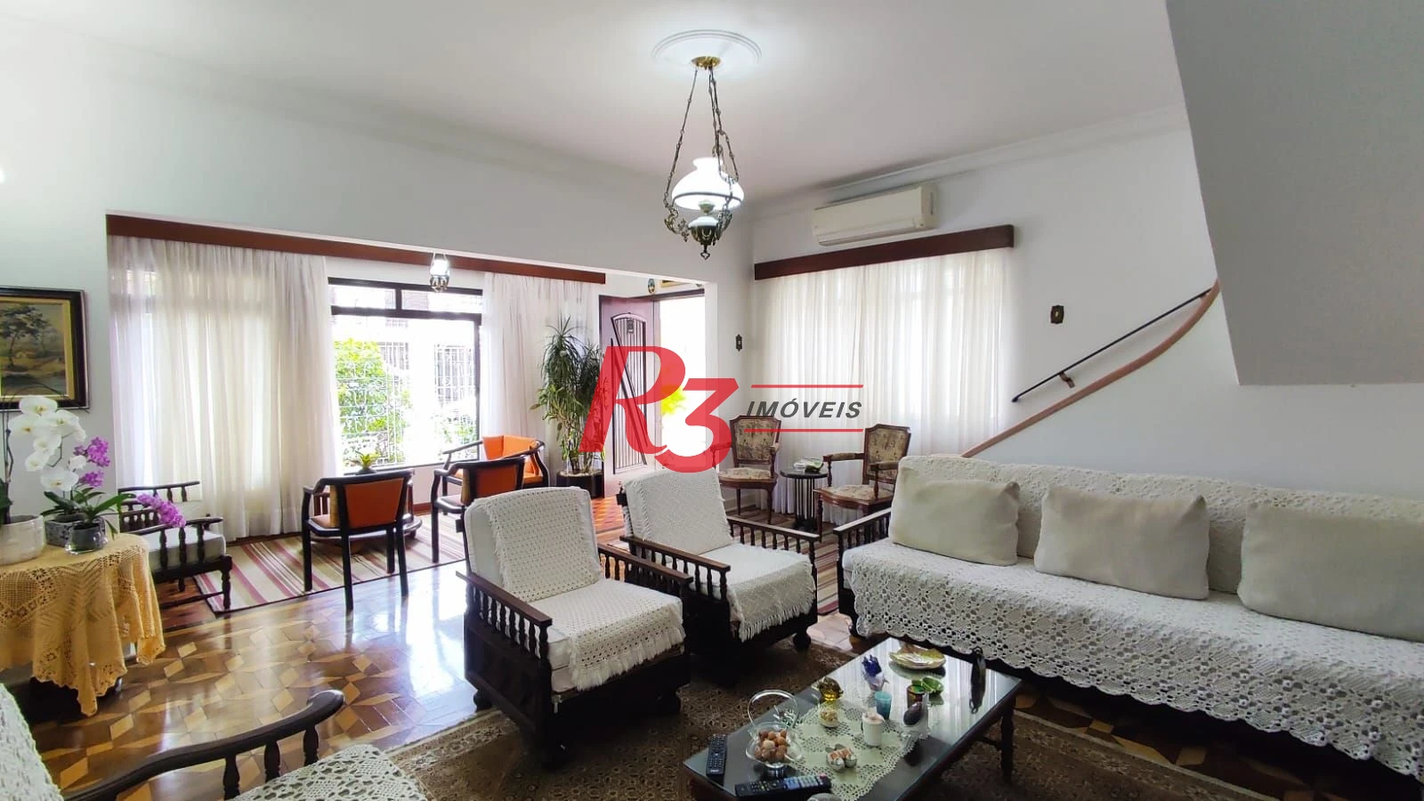 Sobrado com 4 dormitórios à venda, 222 m² por R$ 2.200.000,00 - Ponta da Praia - Santos/SP