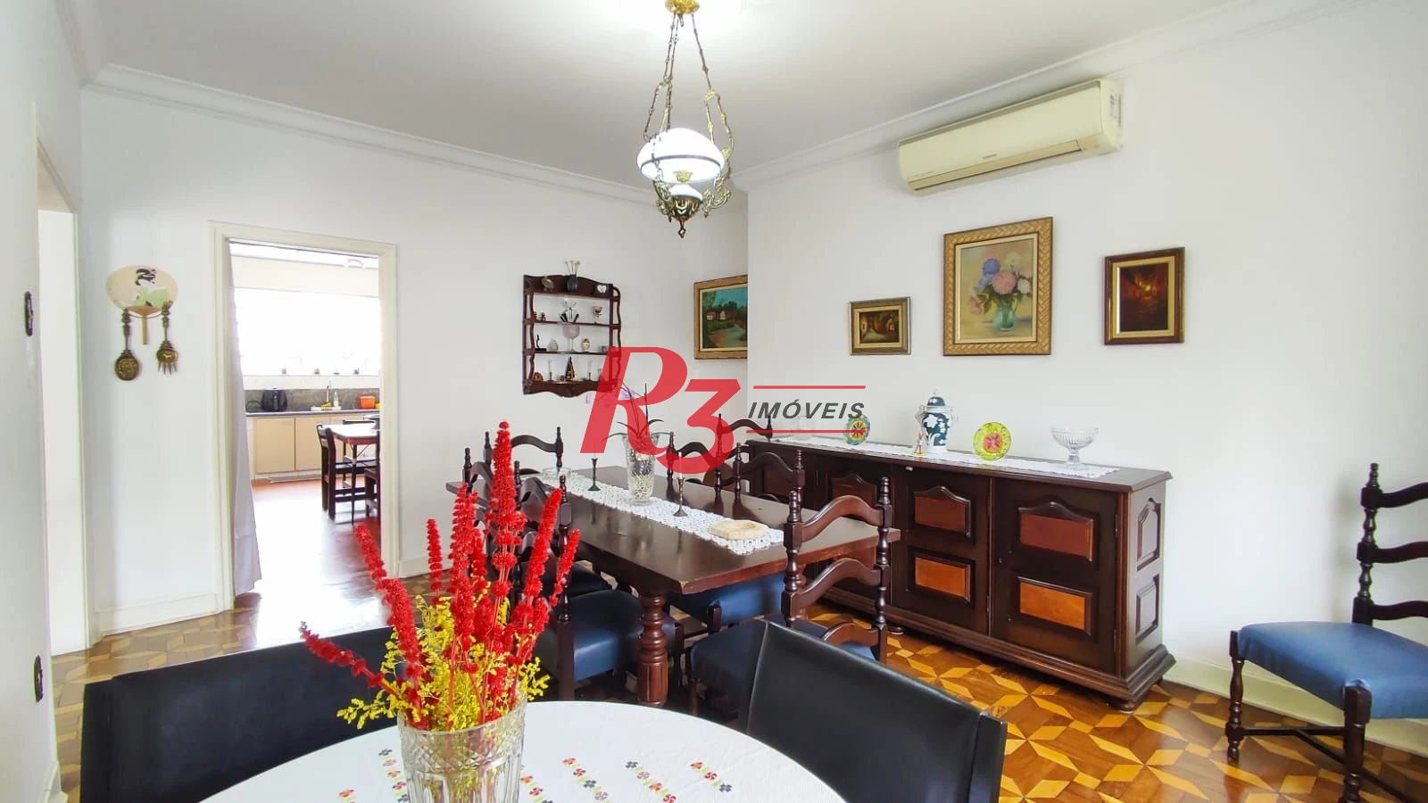 Sobrado com 4 dormitórios à venda, 222 m² por R$ 2.200.000,00 - Ponta da Praia - Santos/SP