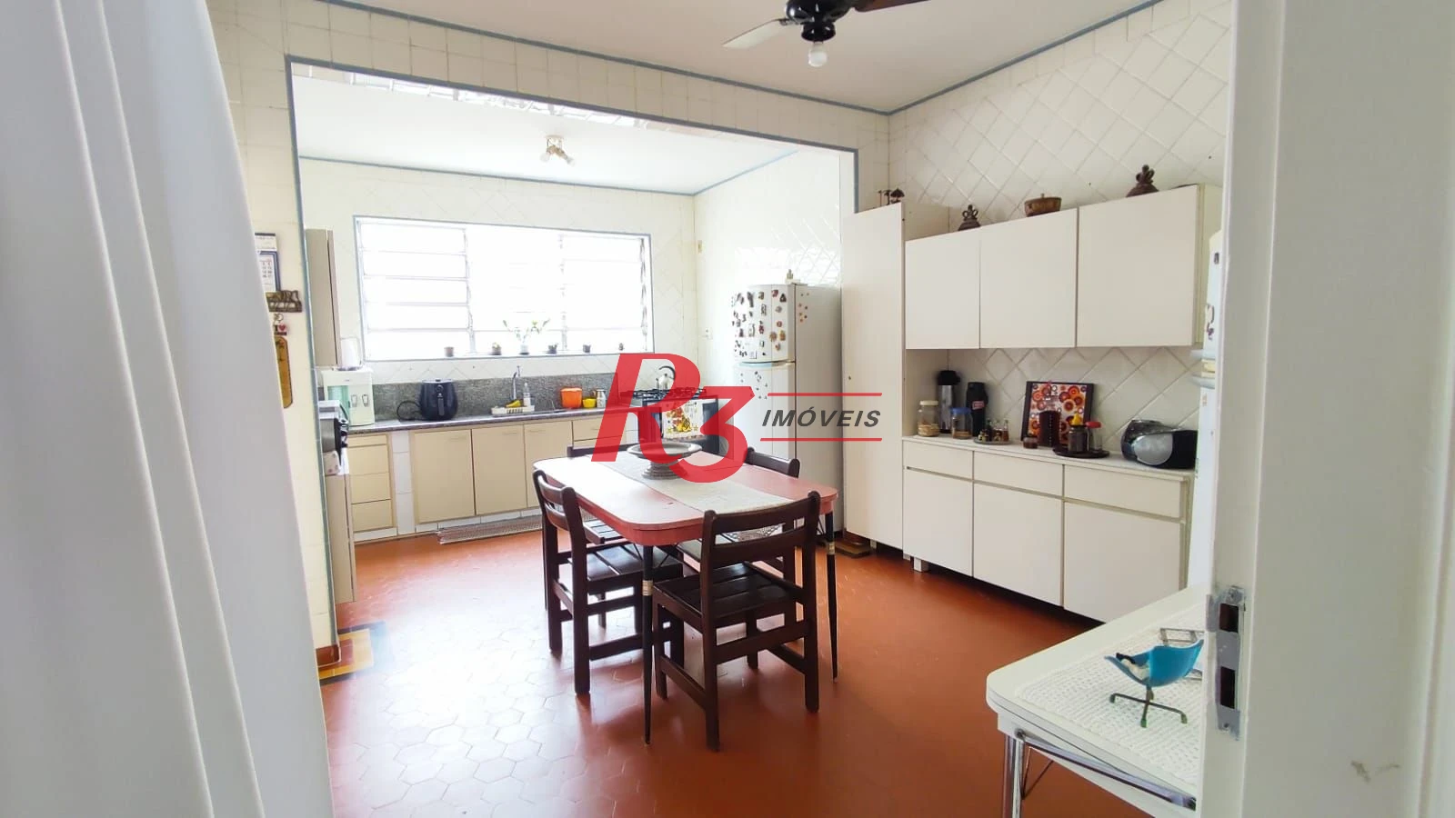 Sobrado com 4 dormitórios à venda, 222 m² por R$ 2.200.000,00 - Ponta da Praia - Santos/SP