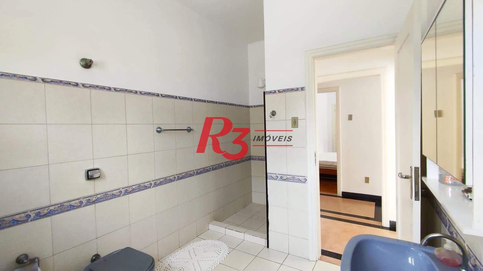 Sobrado com 4 dormitórios à venda, 222 m² por R$ 2.200.000,00 - Ponta da Praia - Santos/SP