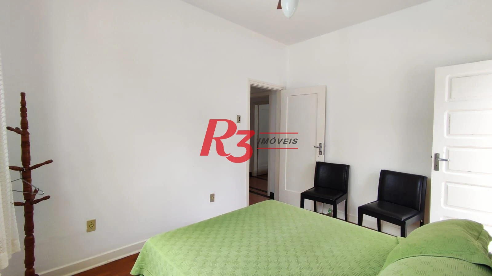 Sobrado com 4 dormitórios à venda, 222 m² por R$ 2.200.000,00 - Ponta da Praia - Santos/SP