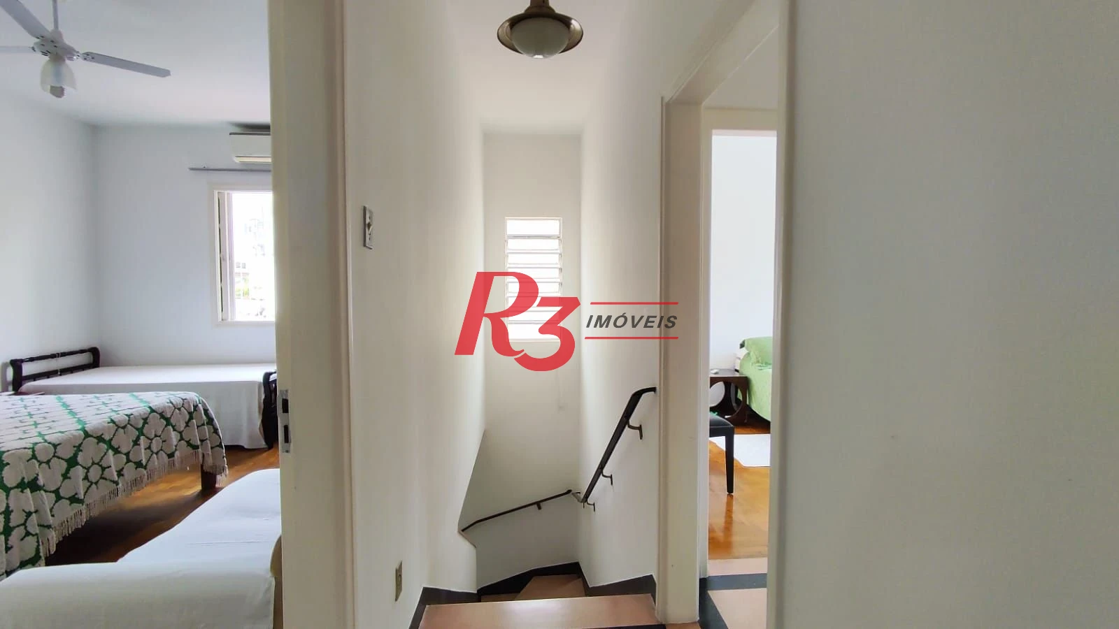 Sobrado com 4 dormitórios à venda, 222 m² por R$ 2.200.000,00 - Ponta da Praia - Santos/SP