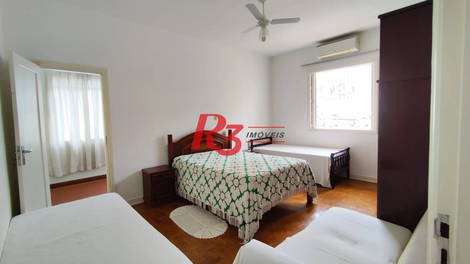 Sobrado com 4 dormitórios à venda, 222 m² por R$ 2.200.000,00 - Ponta da Praia - Santos/SP