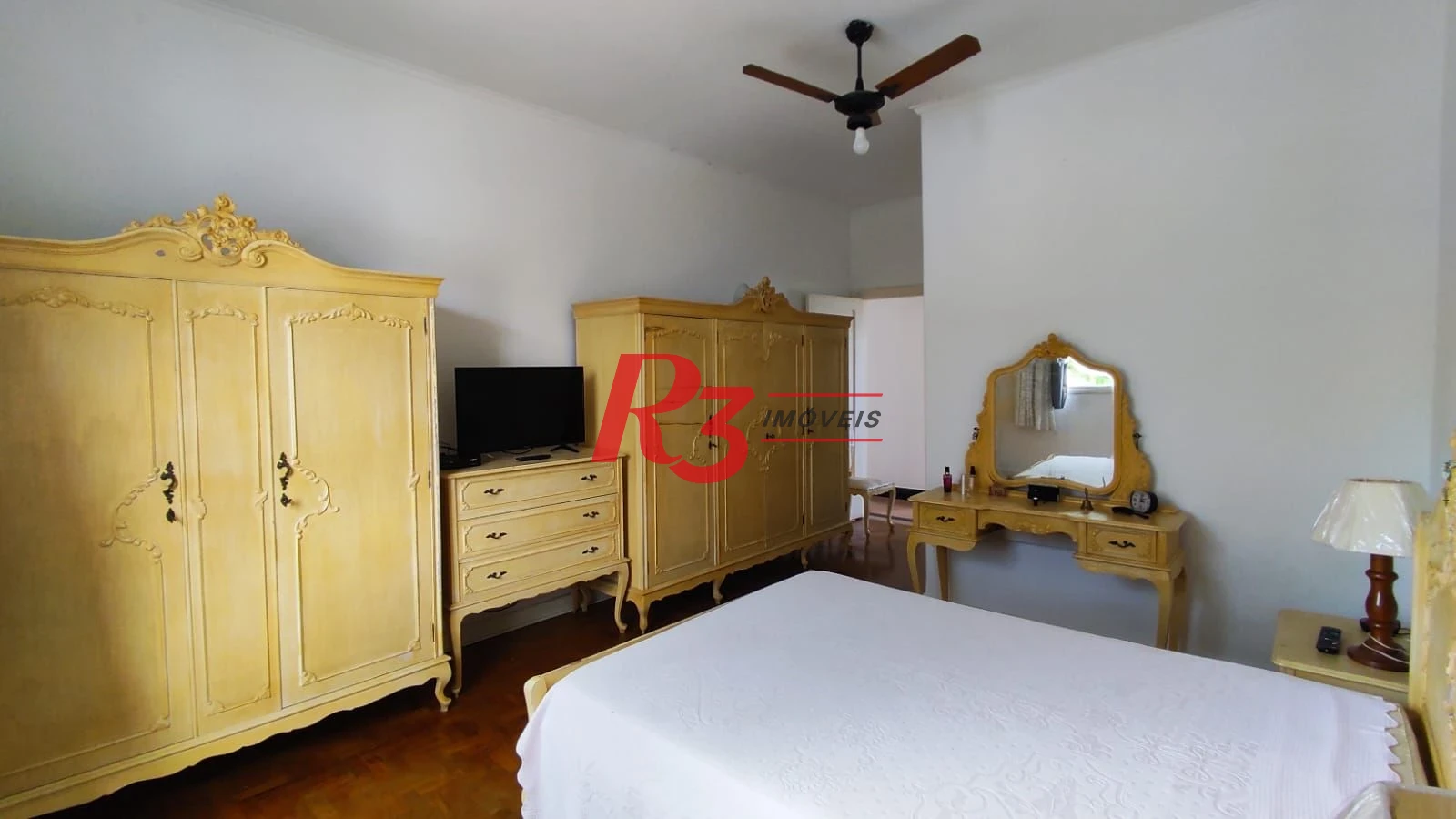 Sobrado com 4 dormitórios à venda, 222 m² por R$ 2.200.000,00 - Ponta da Praia - Santos/SP