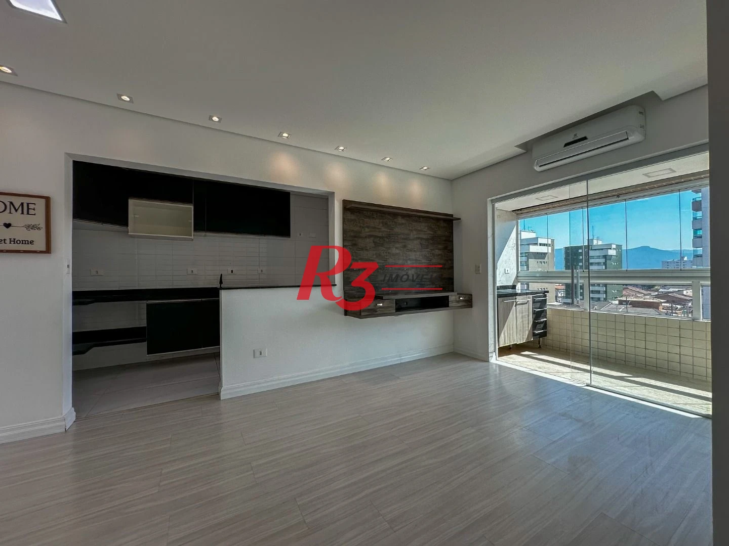 Apartamento à venda, 70 m² por R$ 590.000,00 - Vila Guilhermina - Praia Grande/SP