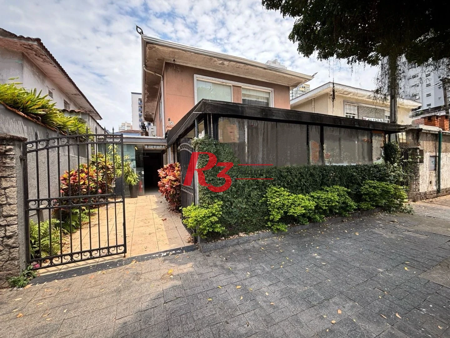 Casa com 3 dormitórios para alugar, 178 m² por R$ 12.000,00/mês - Gonzaga - Santos/SP