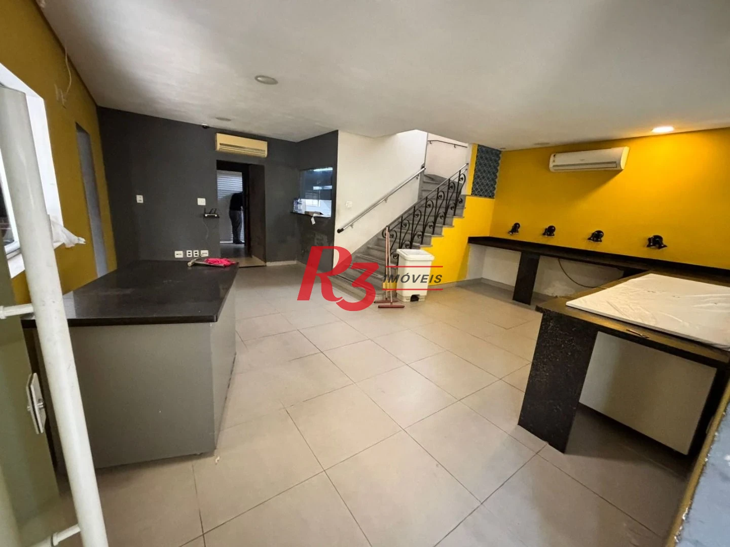 Casa com 3 dormitórios para alugar, 178 m² por R$ 12.000,00/mês - Gonzaga - Santos/SP