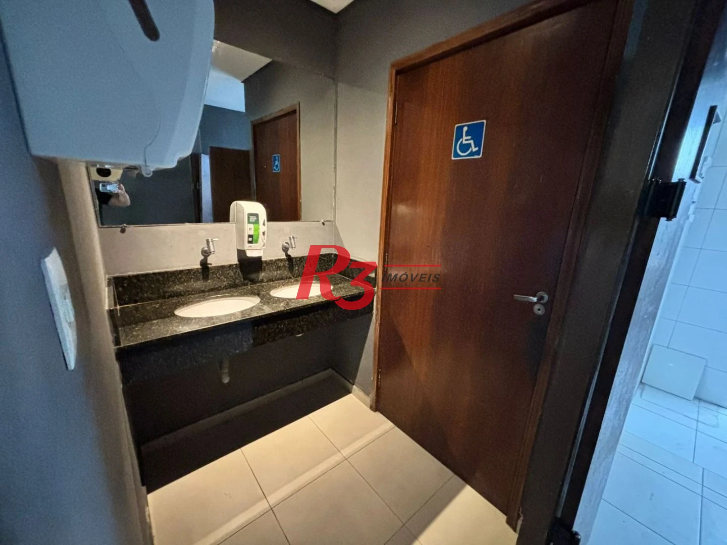 Casa com 3 dormitórios para alugar, 178 m² por R$ 12.000,00/mês - Gonzaga - Santos/SP