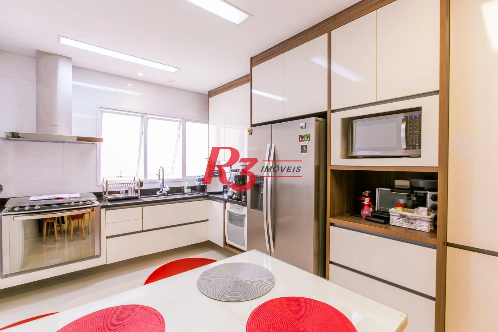 Apartamento com 4 dormitórios para alugar, 204 m² por R$ 23.000,01/mês - Gonzaga - Santos/SP