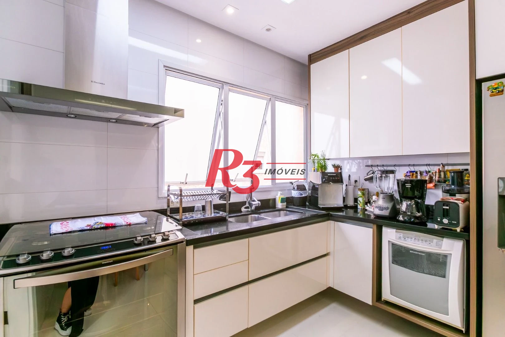 Apartamento com 4 dormitórios para alugar, 204 m² por R$ 23.000,01/mês - Gonzaga - Santos/SP