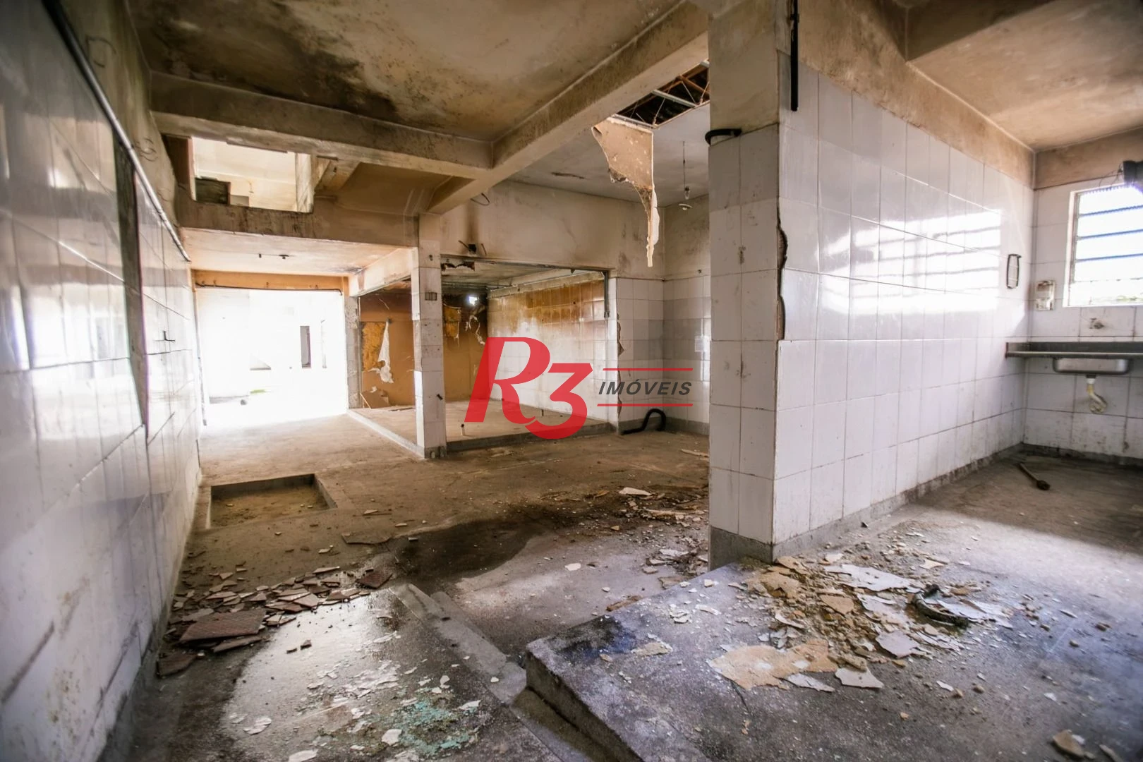 Galpão para alugar, 562 m² por R$ 11.009,00/mês - Macuco - Santos/SP
