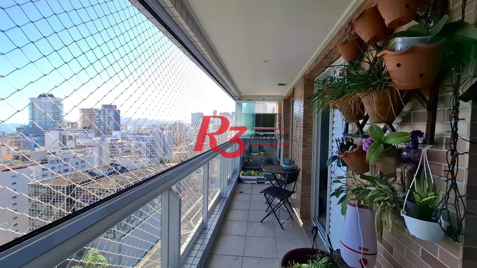 Apartamento com 2 dormitórios à venda, 97 m² por R$ 1.290.000,00 - Gonzaga - Santos/SP