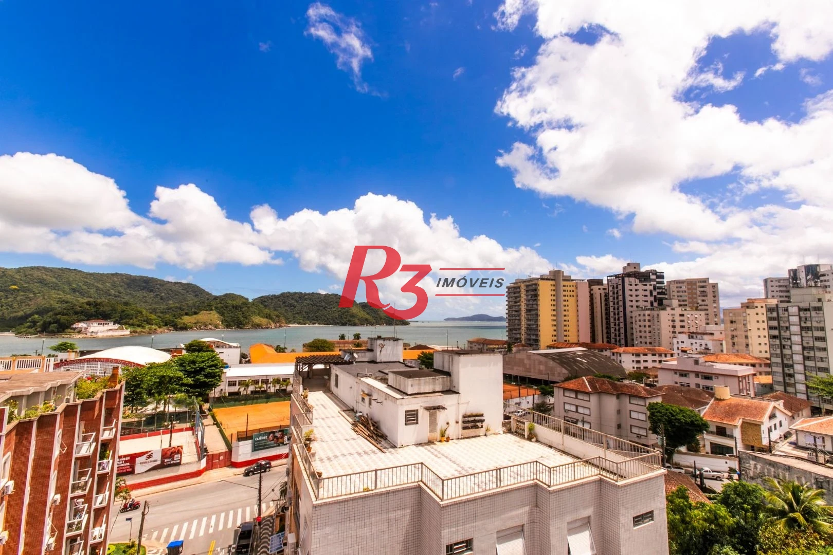 Cobertura com 3 dormitórios à venda, 274 m² por R$ 1.800.000,00 - Ponta da Praia - Santos/SP