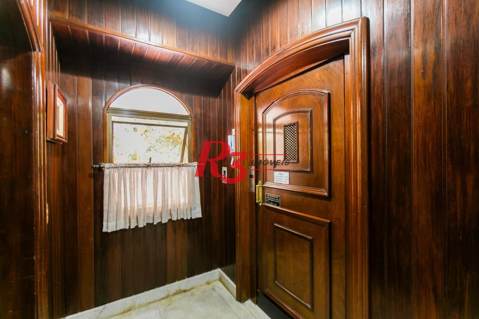 Cobertura com 3 dormitórios à venda, 274 m² por R$ 1.800.000,00 - Ponta da Praia - Santos/SP