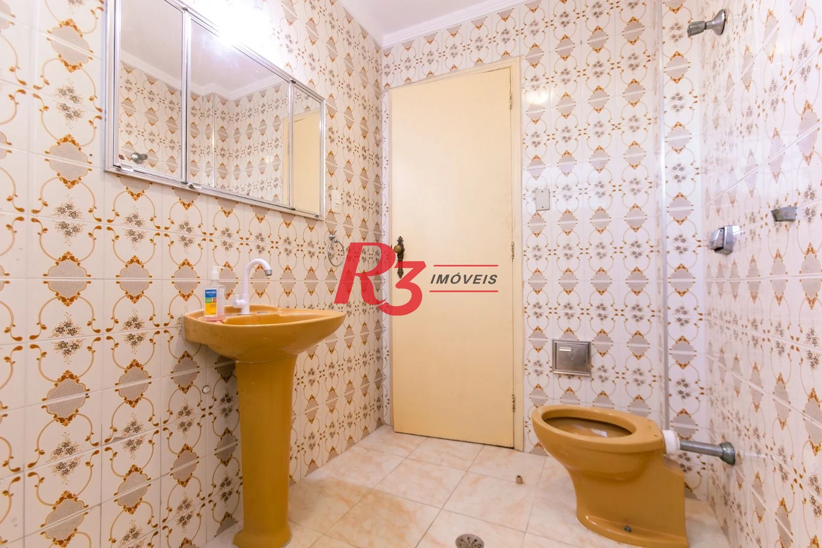 Apartamento com 3 dormitórios à venda, 142 m² por R$ 695.000,00 - Campo Grande - Santos/SP