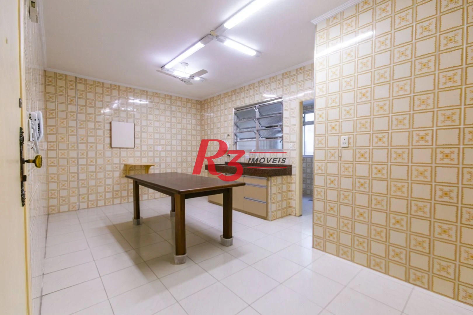 Apartamento com 3 dormitórios à venda, 142 m² por R$ 695.000,00 - Campo Grande - Santos/SP