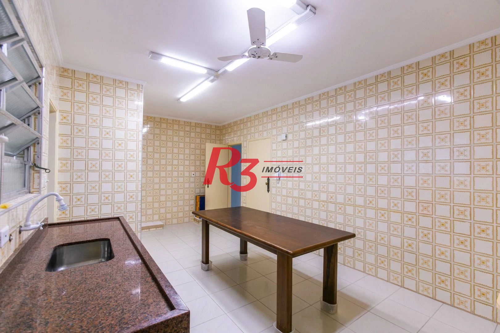 Apartamento com 3 dormitórios à venda, 142 m² por R$ 695.000,00 - Campo Grande - Santos/SP