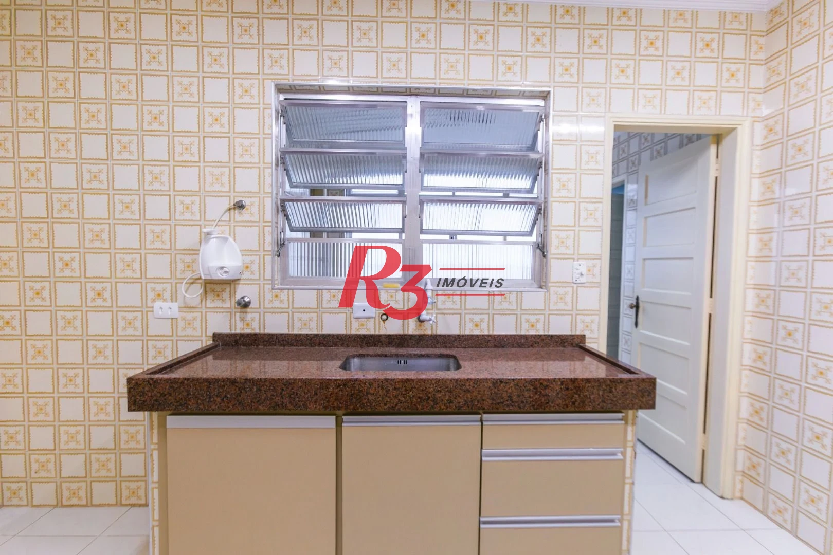 Apartamento com 3 dormitórios à venda, 142 m² por R$ 695.000,00 - Campo Grande - Santos/SP