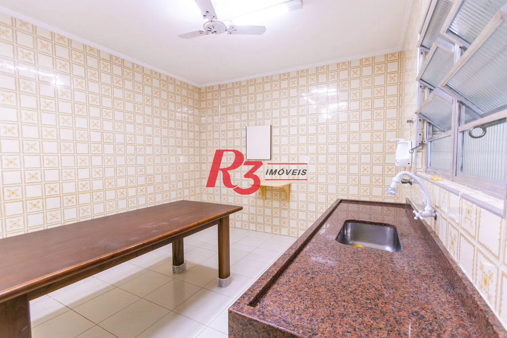 Apartamento com 3 dormitórios à venda, 142 m² por R$ 695.000,00 - Campo Grande - Santos/SP