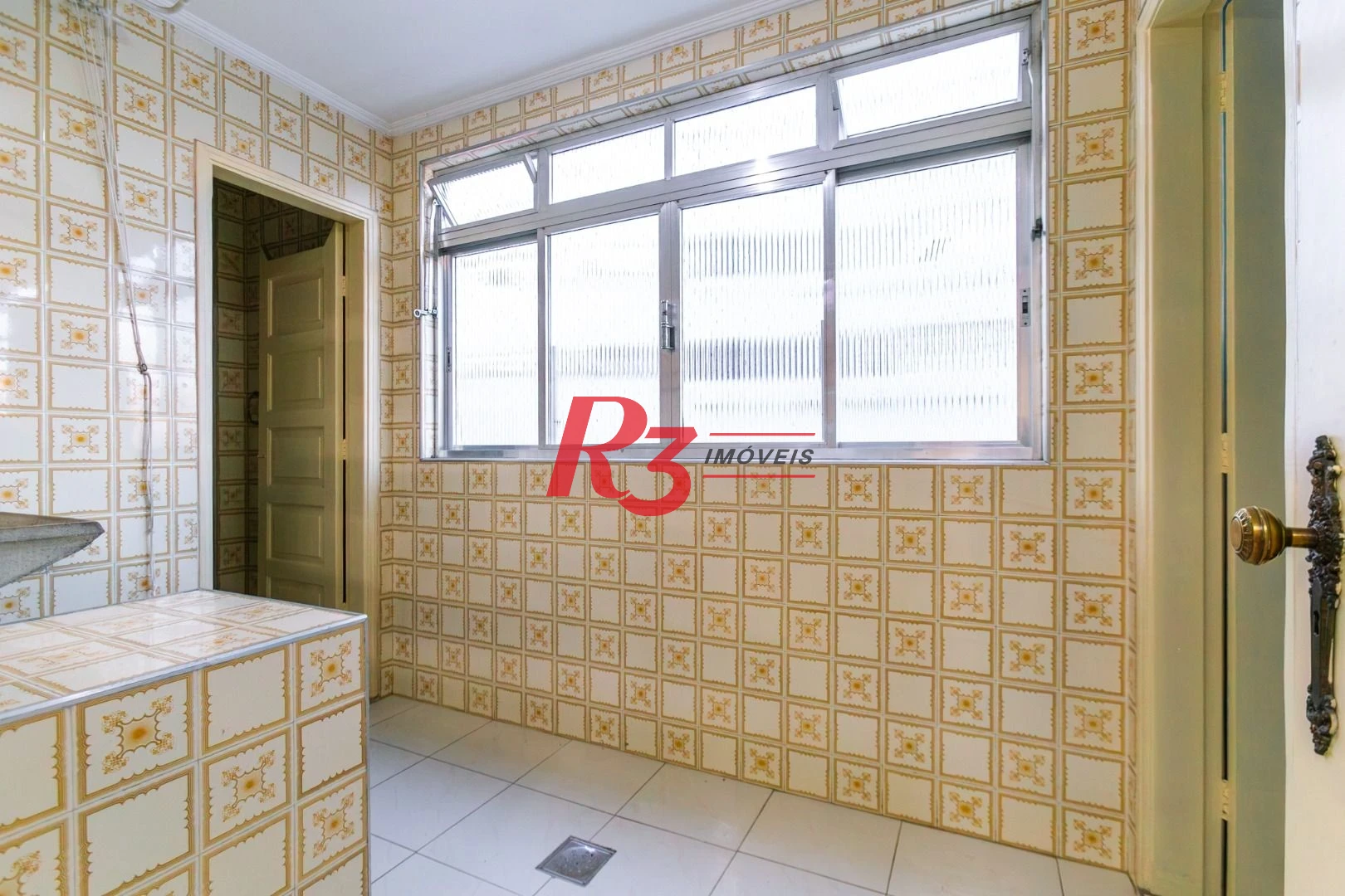 Apartamento com 3 dormitórios à venda, 142 m² por R$ 695.000,00 - Campo Grande - Santos/SP
