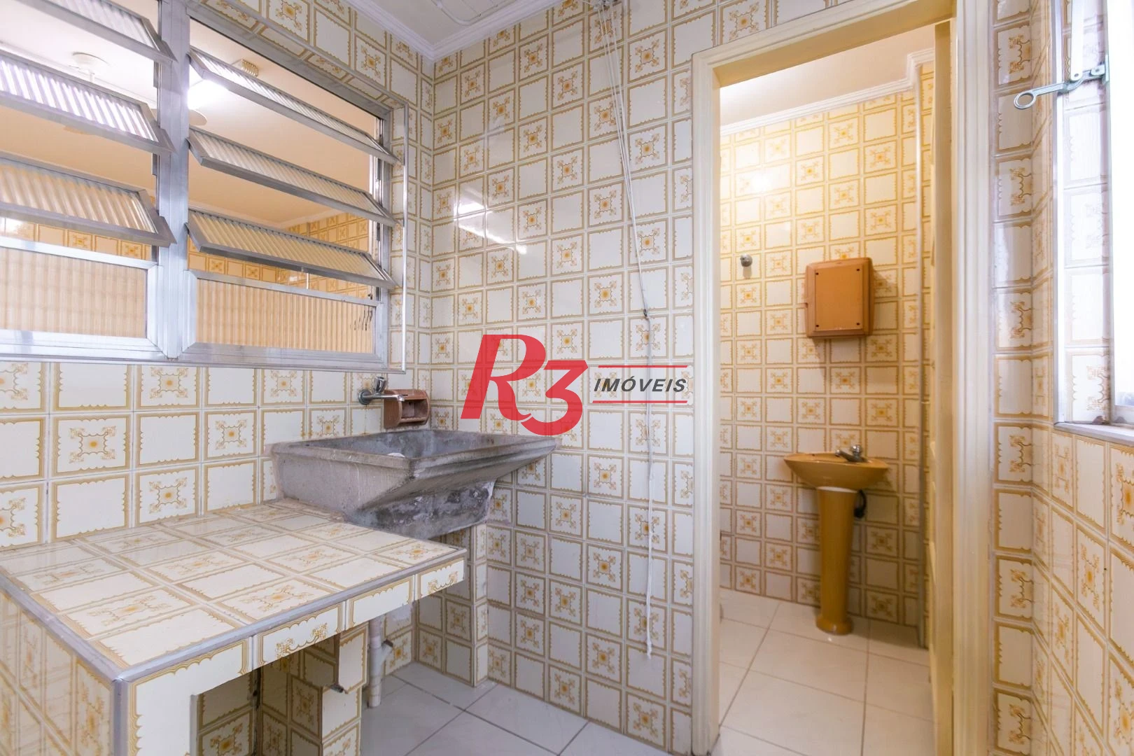 Apartamento com 3 dormitórios à venda, 142 m² por R$ 695.000,00 - Campo Grande - Santos/SP