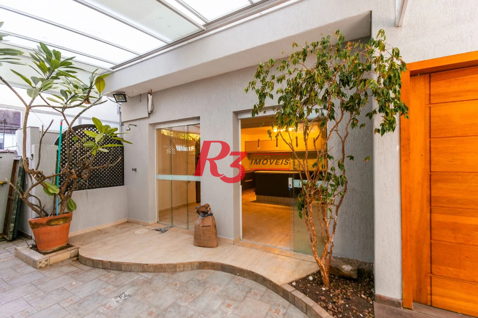 Sobrado para alugar, 176 m² por R$ 12.000,00/mês - Gonzaga - Santos/SP