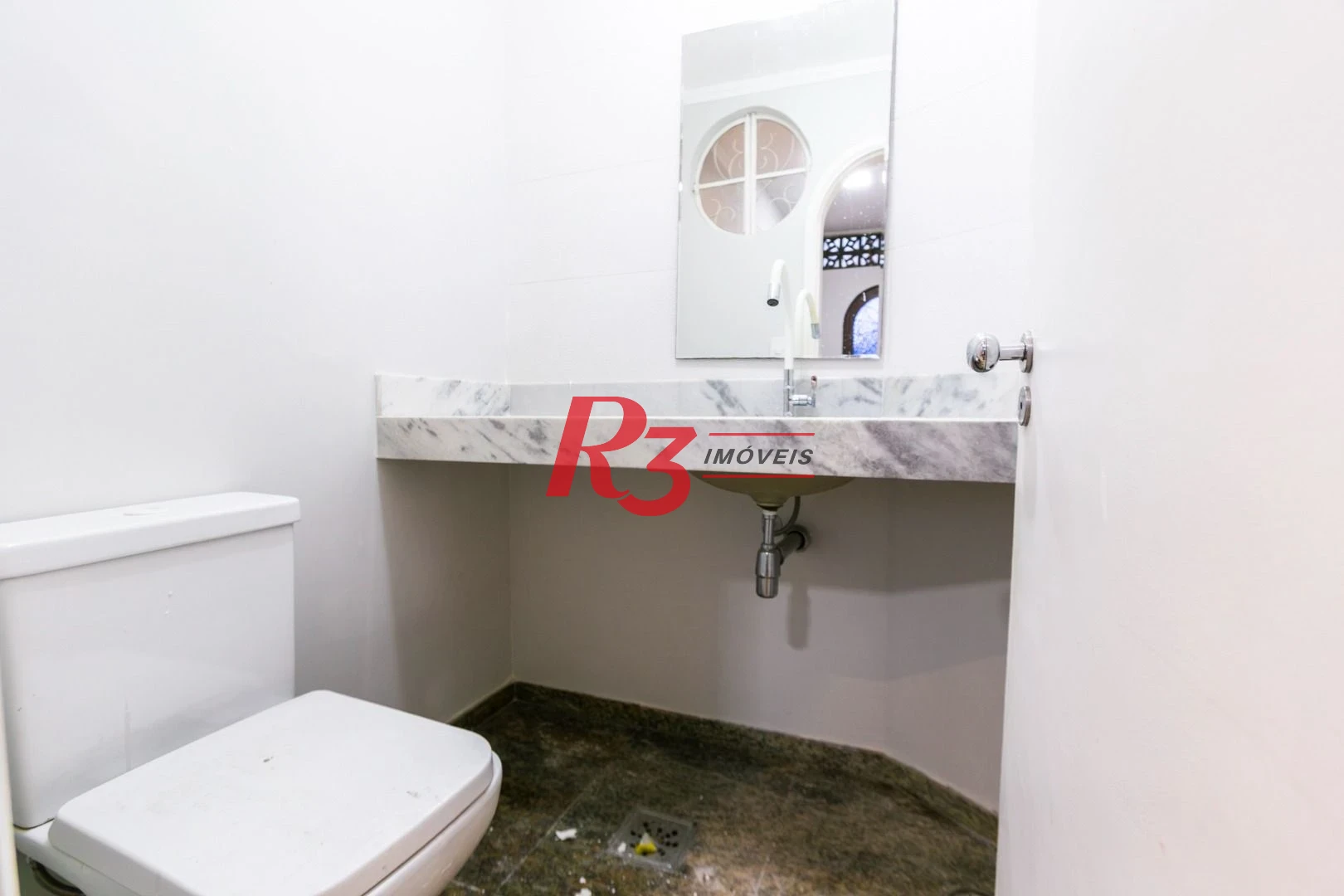 Sobrado para alugar, 176 m² por R$ 12.000,00/mês - Gonzaga - Santos/SP